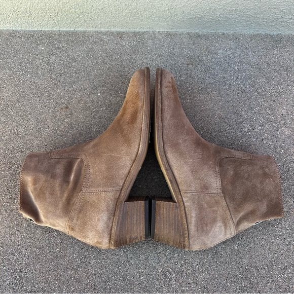 $590~ELYSE WALKER LOS ANGELES~Tan Distressed Suede Stacked Heel Bootie~Boot~37/7 - Picture 8 of 14